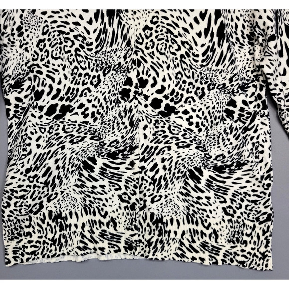 Nue Options Sweater Womens Medium Animal Print Button Cardigan Soft Knit Top - Picture 5 of 12